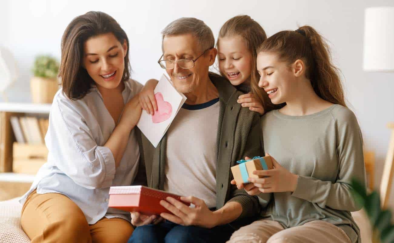 Personalized Gifts with Father's Day DIY Ideas for 2025