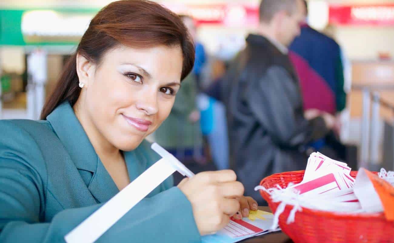 Guide to DIY Luggage Tags for Every Traveler