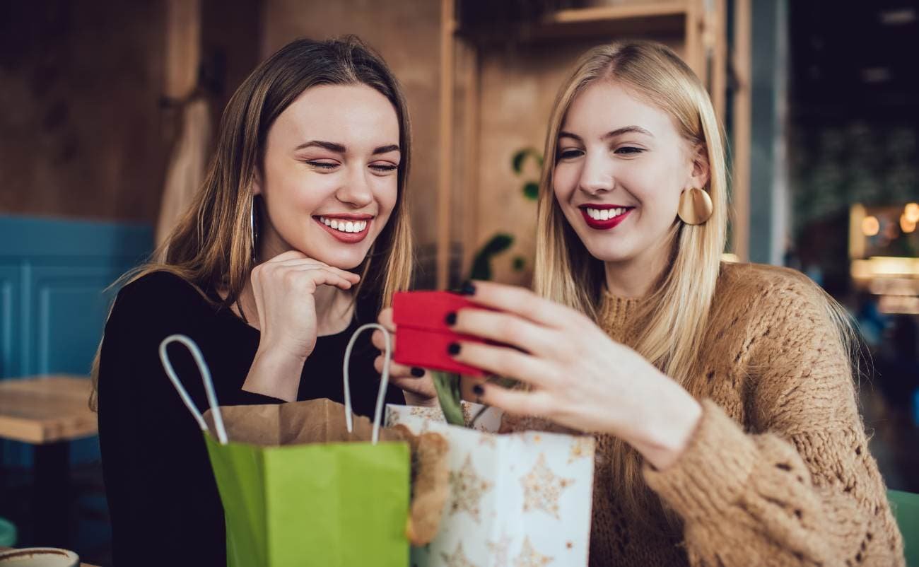 25 Gift Ideas for Female Friends to Show You Care