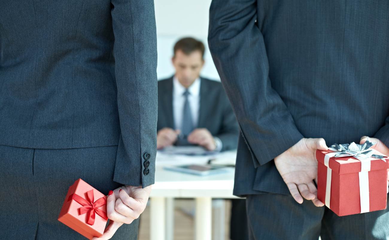 Creative Boss Day Gift Ideas to Impress Your Leader